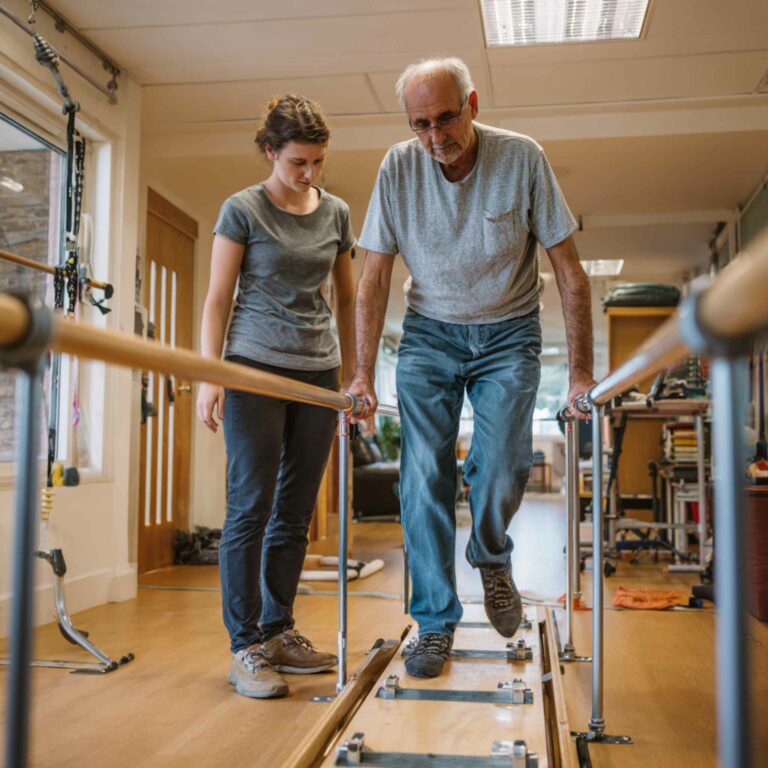 kiné sport versailles, nos spécialités, rééducation neurologique, kiné maladie parkinson, reprise de la marche maladie parkinson, kinésithérapeute versailles, kiné versailles