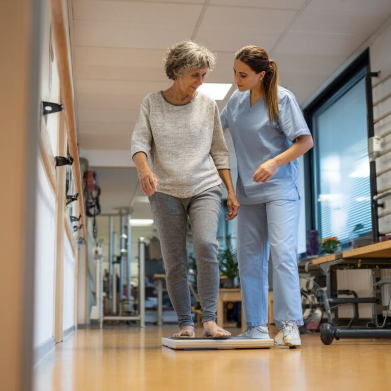 kinesport versailles, nos spécialités, rééducation neurologique, À quoi sert le travail du tronc en rééducation neurologique